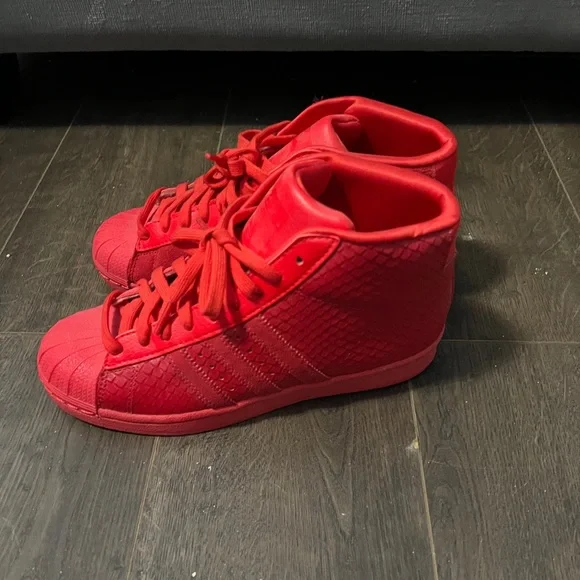 Red Adidas high top - Picture 9 of 9